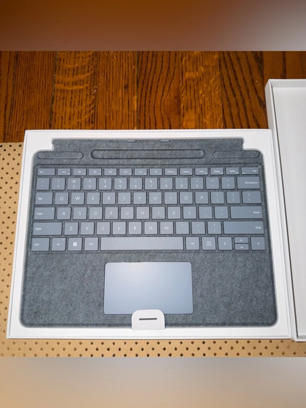 Microsoft Surface Pro Signature Keyboard Alcantara, Surface Pro X & 8 - Ice Blue